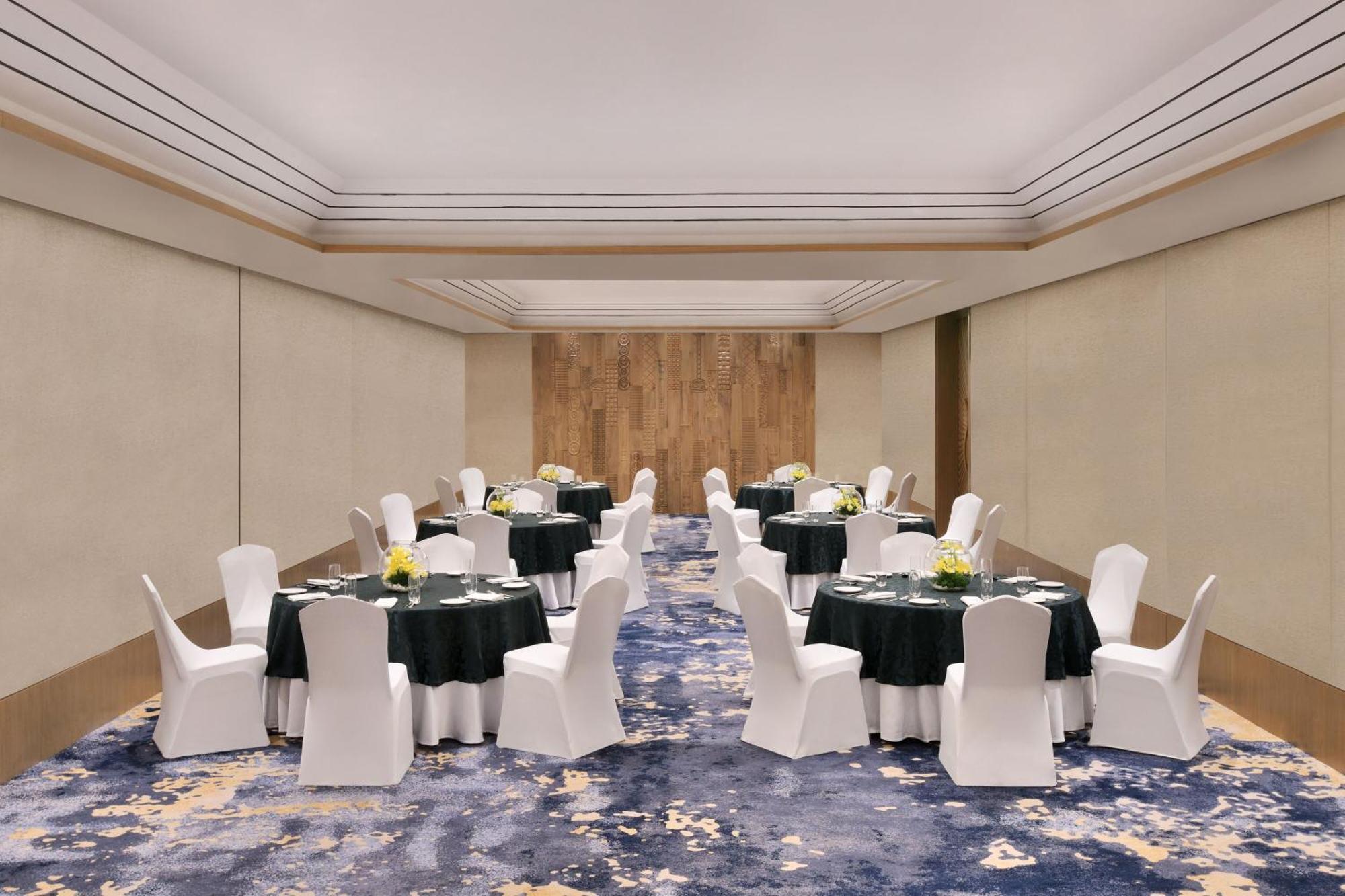 Port Muziris, A Tribute Portfolio Hotel By Marriott Kochi Bagian luar foto